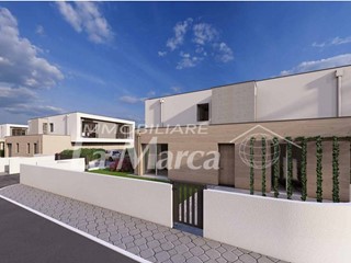 Casa Semi Indipendente in Vendita a Treviso, 460'000€, 150 m²