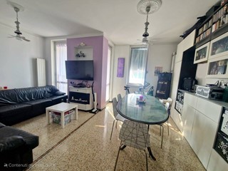 Appartamento in Vendita a Genova, 120'000€, 85 m²