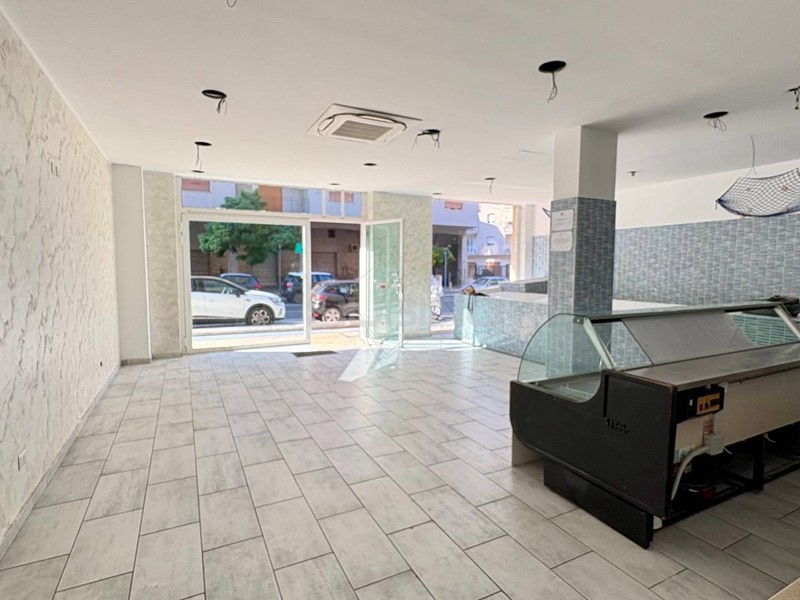 Immobile commerciale in Affitto a Siracusa, 1'000€, 125 m²