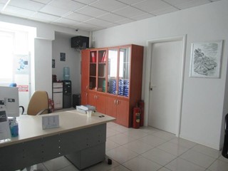 Ufficio in Affitto a Spoltore, 1'200€, 110 m²