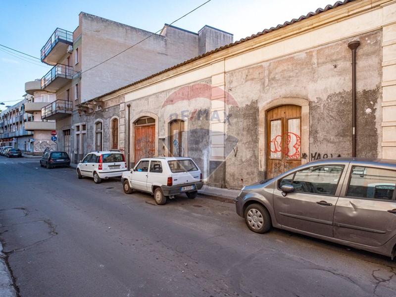 Casa Indipendente in Vendita a Paternò, 139'000€, 280 m²