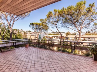 Appartamento in Affitto a Roma, 2'600€, 220 m²