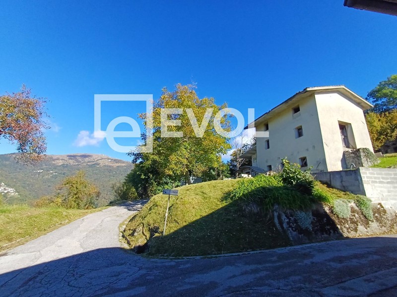 Rustico in Vendita a Savogna, 20'000€, 81 m²