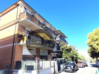 Trilocale in Vendita a Roma, 159'000&euro;, 75 m²