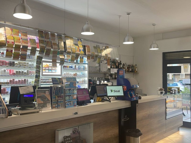 Attività commerciale in Vendita a Foligno, 50 m²