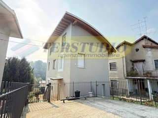 Villa in Vendita a Almenno San Salvatore, 290'000€, 142 m²