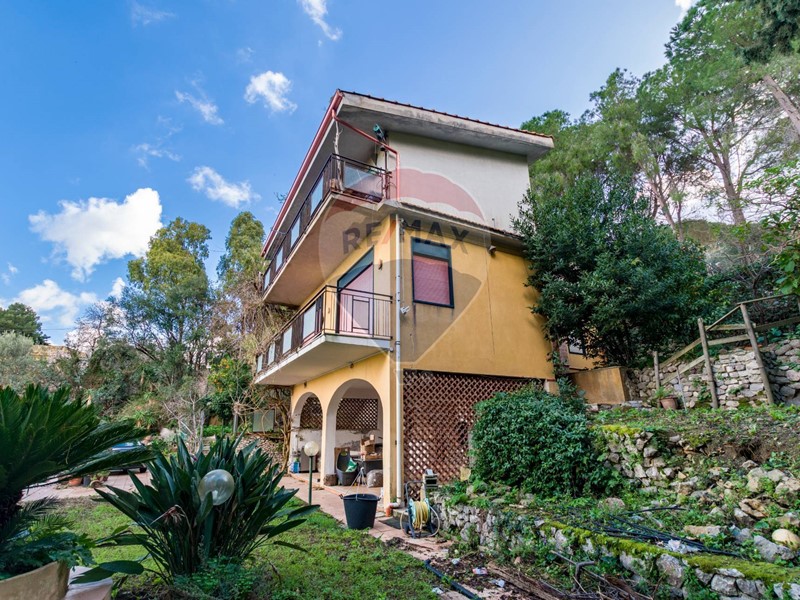 Appartamento in Vendita a Carini, 130'000€, 130 m²