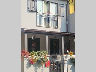 Casa Semi Indipendente in Vendita a Chignolo Po, 97'000€, 90 m²