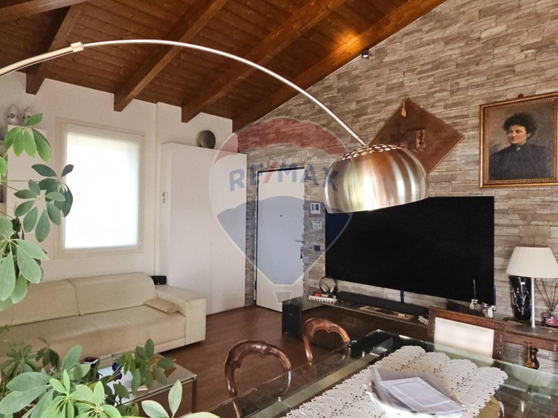 Attico in Vendita a Pavia, 470'000€, 130 m²