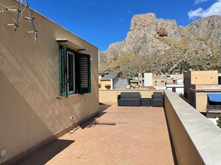 Bilocale in Affitto a Palermo, 720€, 75 m²