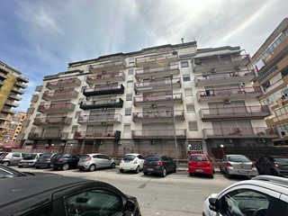 Appartamento in Vendita a Palermo, 170'000€, 147 m²