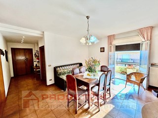 Appartamento in Vendita a Monsampolo del Tronto, 125'000€, 130 m²