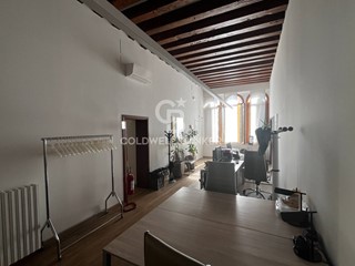 Ufficio in Affitto a Venezia, 4'200€, 187 m²