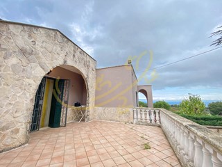 Villa in Vendita a Fasano, 230'000€, 130 m², con Box