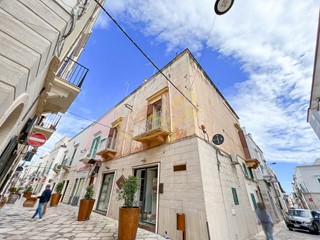 Quadrilocale in Vendita a Fasano, 275'000€, 135 m²