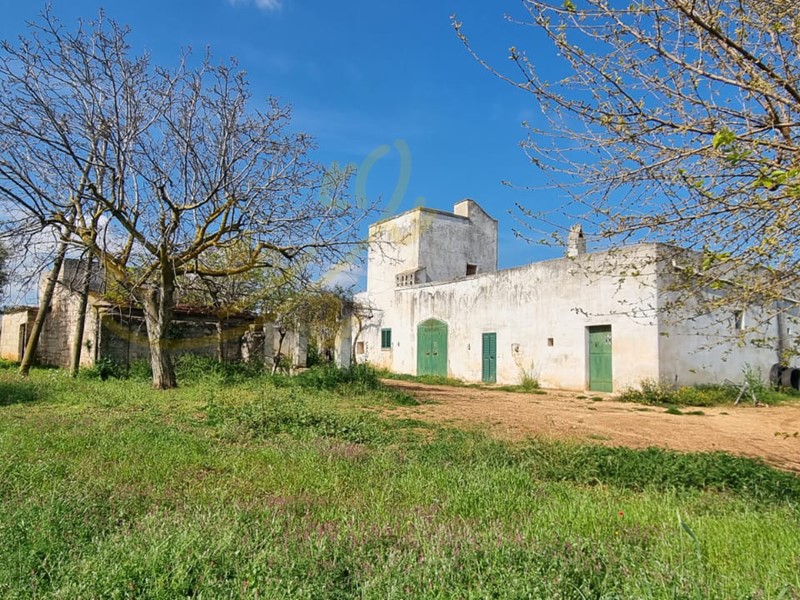 Rustico in Vendita a Polignano a Mare, 540'000€, 500 m², con Box