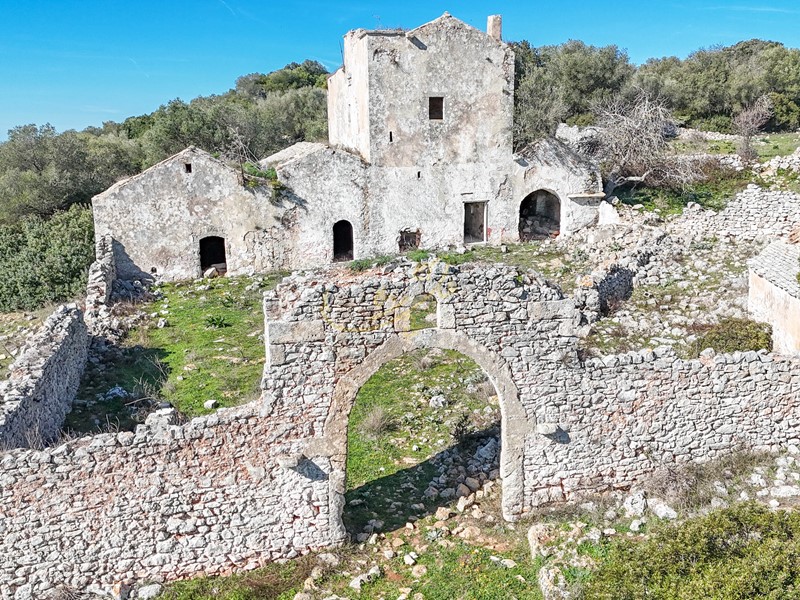 Rustico in Vendita a Martina Franca, 360'000€, 400 m²