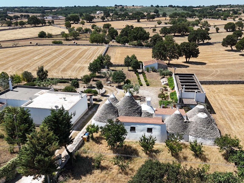 Cascina in Vendita a Noci, 690'000€, 530 m², con Box