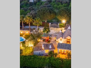 Cascina in Vendita a Castellana Grotte, 550'000€, 140 m², con Box