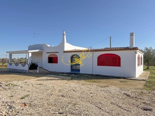 Villa in Vendita a Polignano a Mare, 220'000€, 180 m²