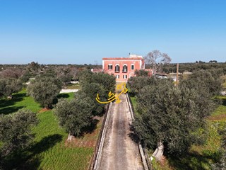 Rustico in Vendita a Castellana Grotte, 1'370'000€, 400 m²