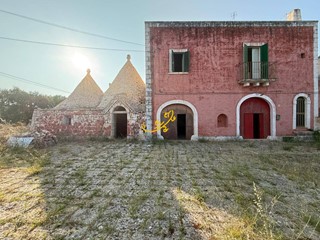 Rustico in Vendita a Polignano a Mare, 325'000€, 220 m²