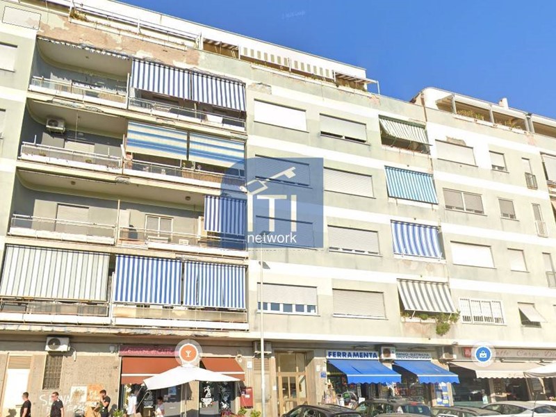 Trilocale in Vendita a Roma, 249'000&euro;, 94 m²