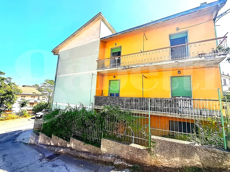 Quadrilocale in Vendita a Chieti, 105'000&euro;, 127 m², arredato