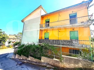 Quadrilocale in Vendita a Chieti, 105'000€, 127 m², arredato