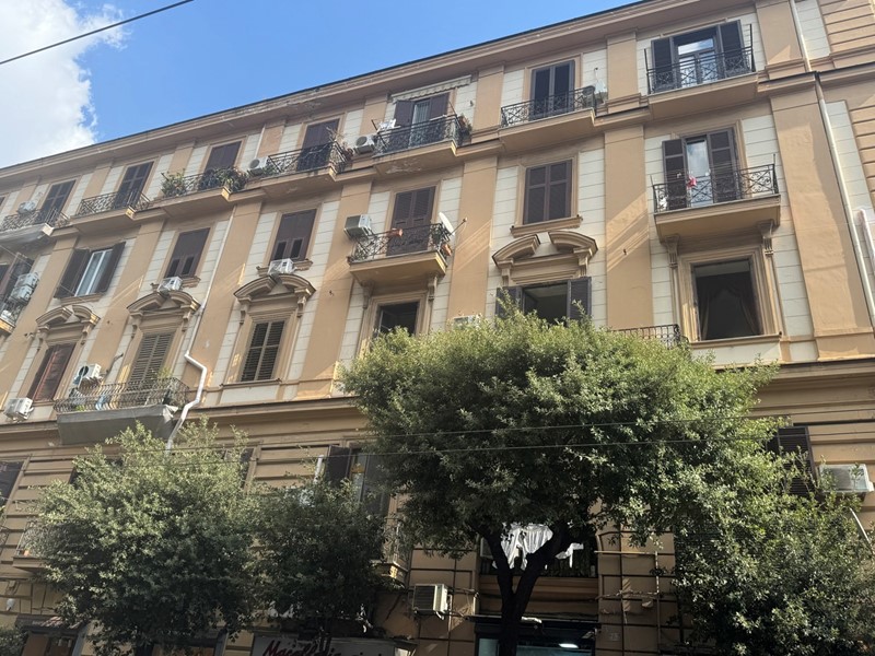Trilocale in Vendita a Napoli, 260'000€, 110 m²