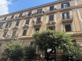 Trilocale in Vendita a Napoli, 260'000€, 110 m²