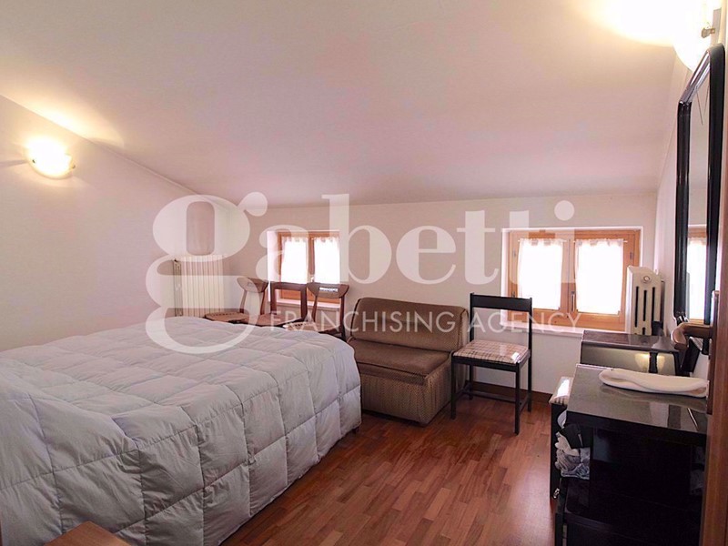 Villa bifamiliare in Affitto a Castel di Sangro, 700€, 80 m²