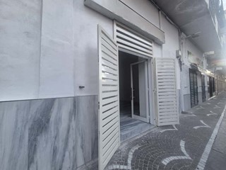 Negozio in Affitto a Caivano, 500€, 40 m²