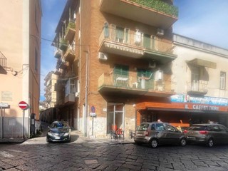 Negozio in Affitto a Casoria, 700€, 45 m²