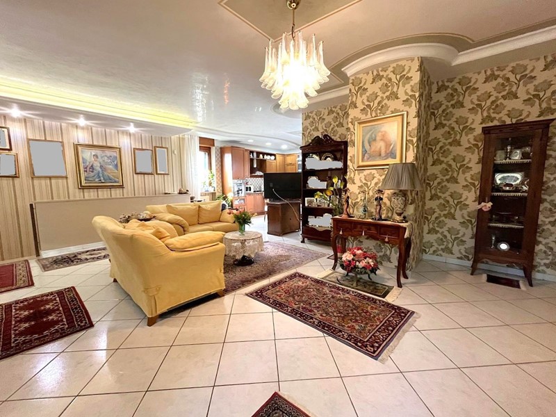 Casa Indipendente in Vendita a San Severo, 285'000&euro;, 179 m²