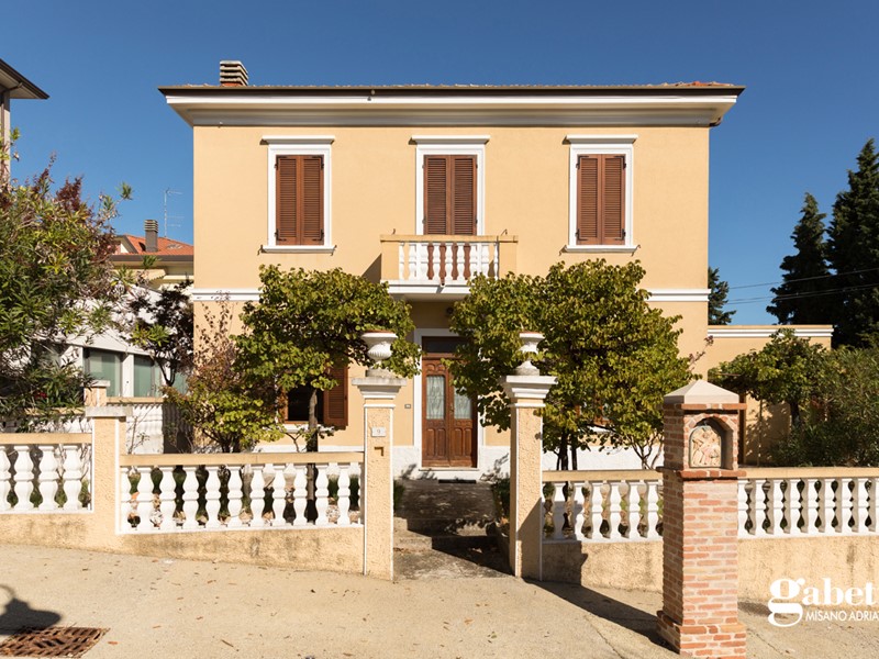 Villa in Vendita a Montegridolfo, 195'000€, 180 m², arredato