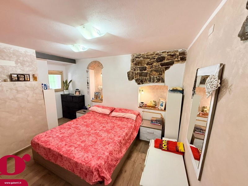 Trilocale in Vendita a Imperia, 140'000€, 80 m², arredato