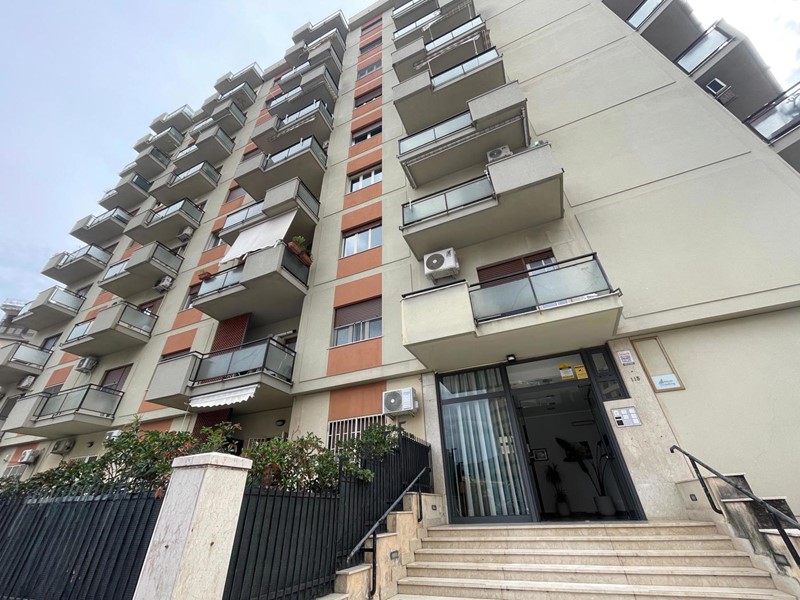 Appartamento in Vendita a Palermo, 280'000€, 179 m²