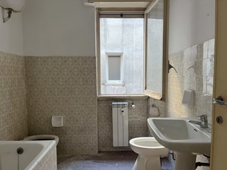 Bilocale in Vendita a Roma, 239'000&euro;, 69 m²