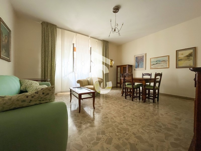 Quadrilocale in Affitto a Jesi, zona ZONA 4A, 550€, 113 m², arredato, con Box