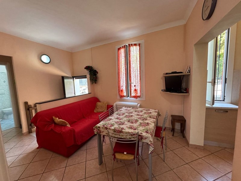 Quadrilocale in Vendita a Sanremo, zona San Martino, 125'000€, 57 m², arredato