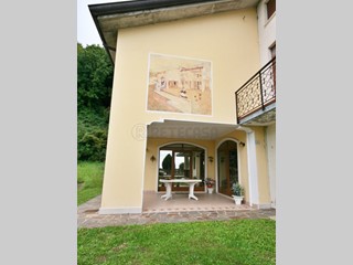 Casa Semi Indipendente in Vendita a Crespadoro, 160'000€, 192 m²