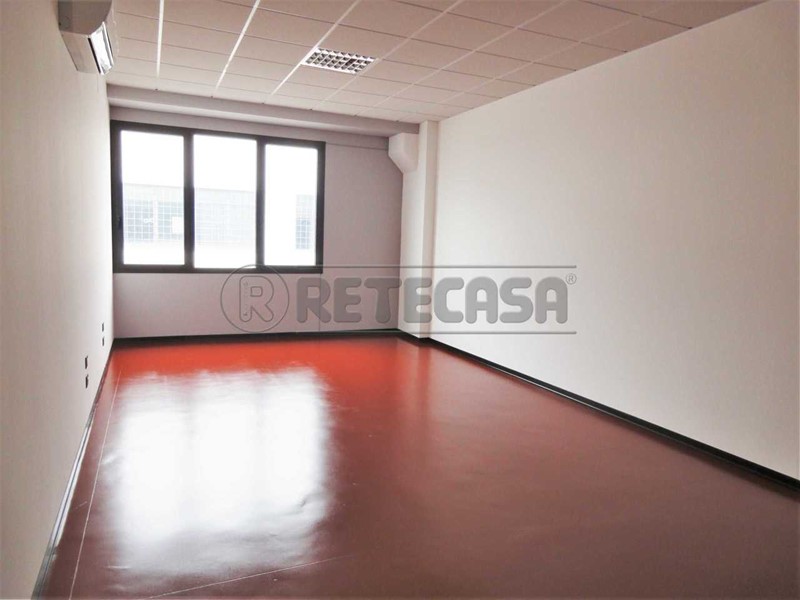 Ufficio in Affitto a Camisano Vicentino, 340€, 69 m²