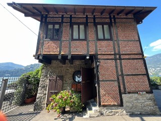 Casa Indipendente in Affitto a Como, 2'600&euro;, 92 m², arredato