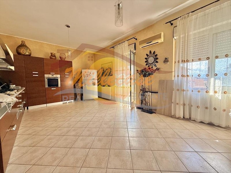 Quadrilocale in Vendita a Siracusa, zona Tisia - Tica - Zecchino, 68'000€, 110 m²