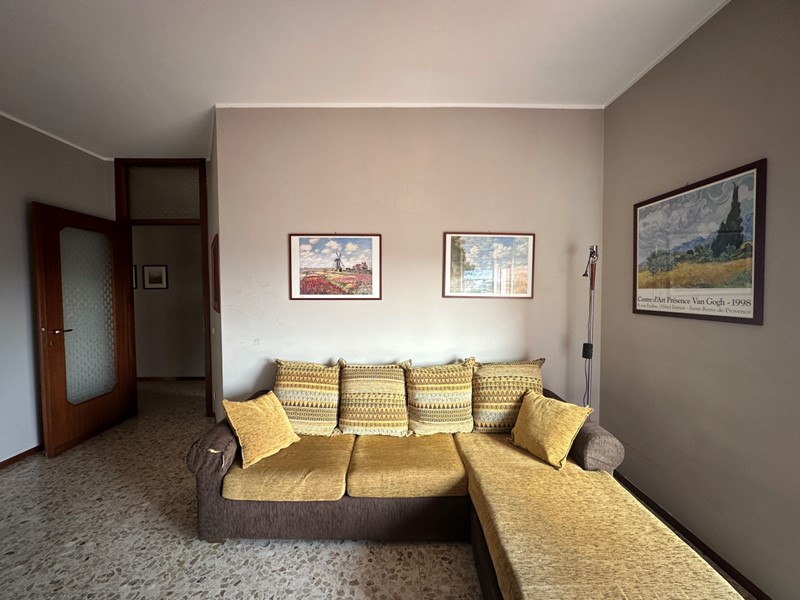 Trilocale in Affitto a Arona, 850€, 67 m², arredato, con Box