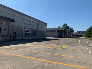 Capannone in Vendita a Parma, 2'650'000€, 3600 m²