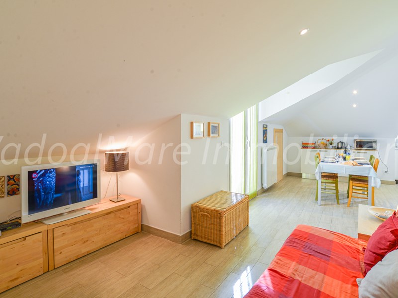 Trilocale in Affitto a Finale Ligure, zona Finalborgo, 700€, 63 m², arredato