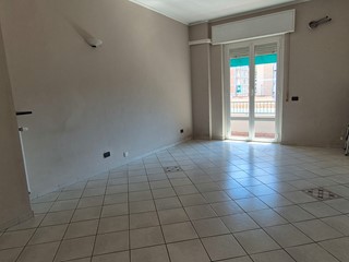 Appartamento in Vendita a Genova, zona Molassana, 157'000€, 95 m², con Box