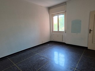 Appartamento in Vendita a Genova, zona Struppa, 63'000€, 71 m²